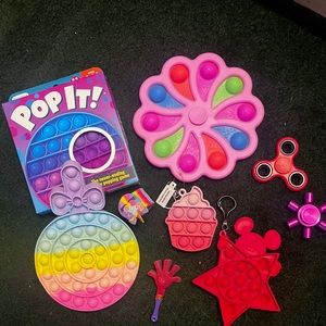 Pop it fidget toy bundle w free gift